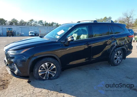 2021 Toyota Highlander Xle z USA, uszkodzony, nr VIN 5TDGZRBH5MS108953
